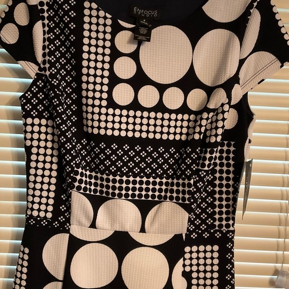 Enfocus Studio Dress Black White Size 4 Fit and Flare Cap Sleeves Circle… - Picture 7 of 10